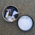 Zestaw Liberty Lubricants Tuff Minimalist do czyszczenia pistoletu 9mm/.357 – kompaktowy zestaw z elastycznym przewodem czyszczącym, szczotką, przecierakami i olejem H.L.P.™. Przenośny, lekki, gotowy do użycia. SKU: LLT-MCK-9P.